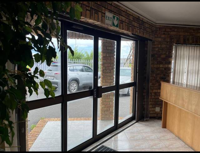 INDUSTRIAL PROPERTY TO RENT IN KILLARNEY GARDENS